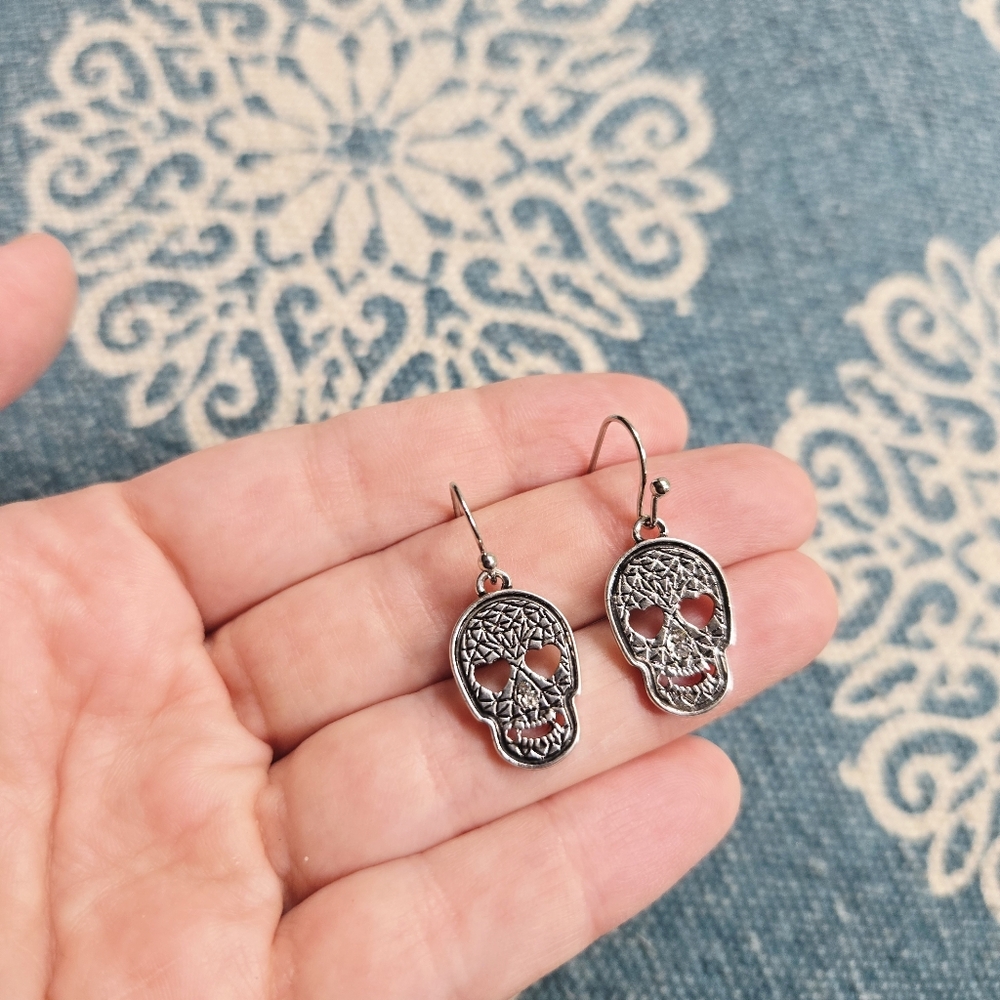 New Dainty Pair of Silver Sugar Skull Dangle Drop Earrings